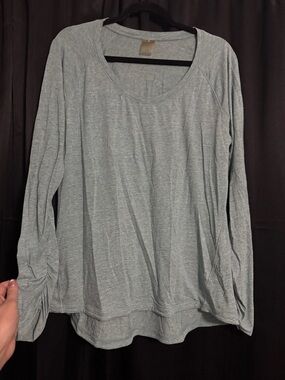 CALIA by Carrie Underwood Heather Gray Long-Sleeve Scoop Neck Top